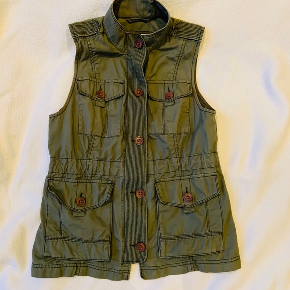 Abercrombie & Fitch Jackets & Blazers - Abercrombie and Fitch Utility Vest in Olive